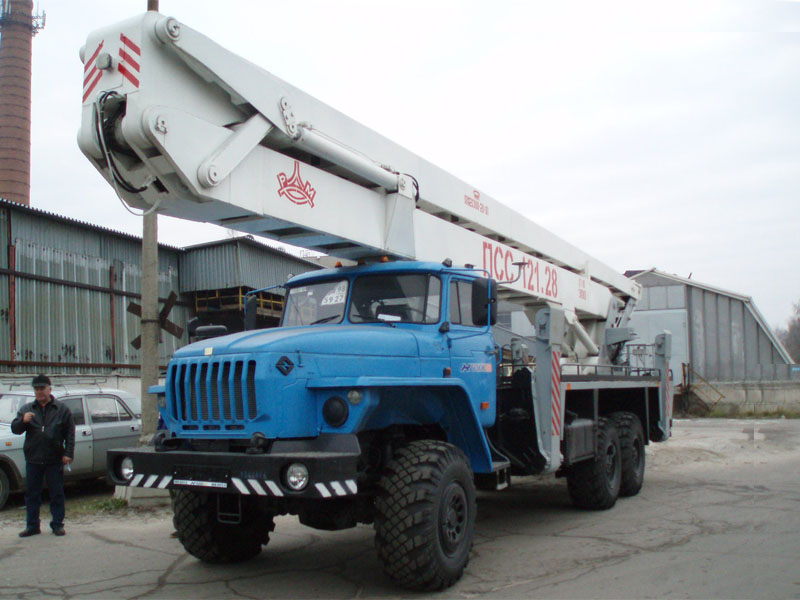 Автовышка ПСС-121.28 (АГП-28) на шасси УРАЛ 4320 Автовышка ПСС-121.28 (АГП-28) на шасси УРАЛ 4320